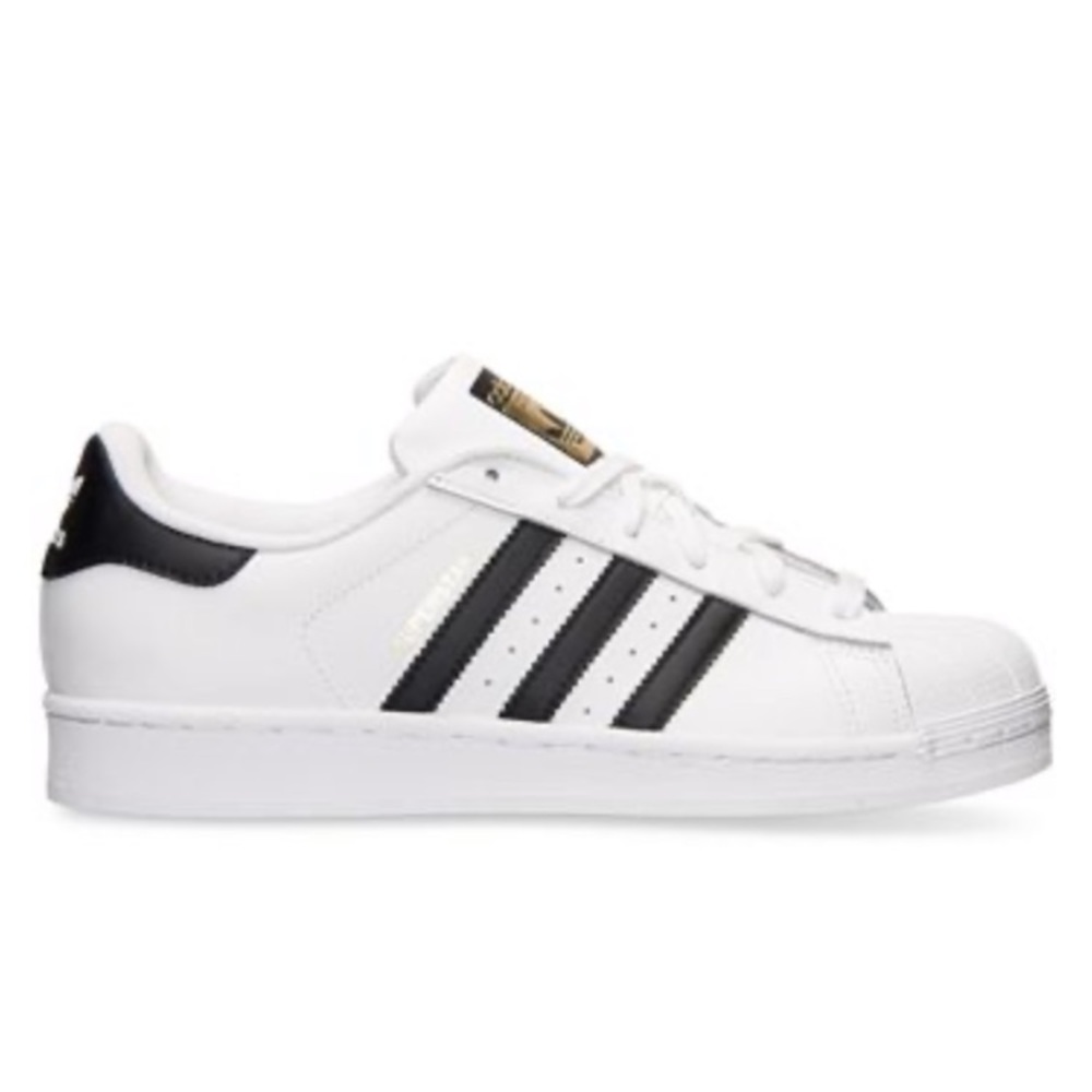 Women’s superstar Adidas court casual sneaker